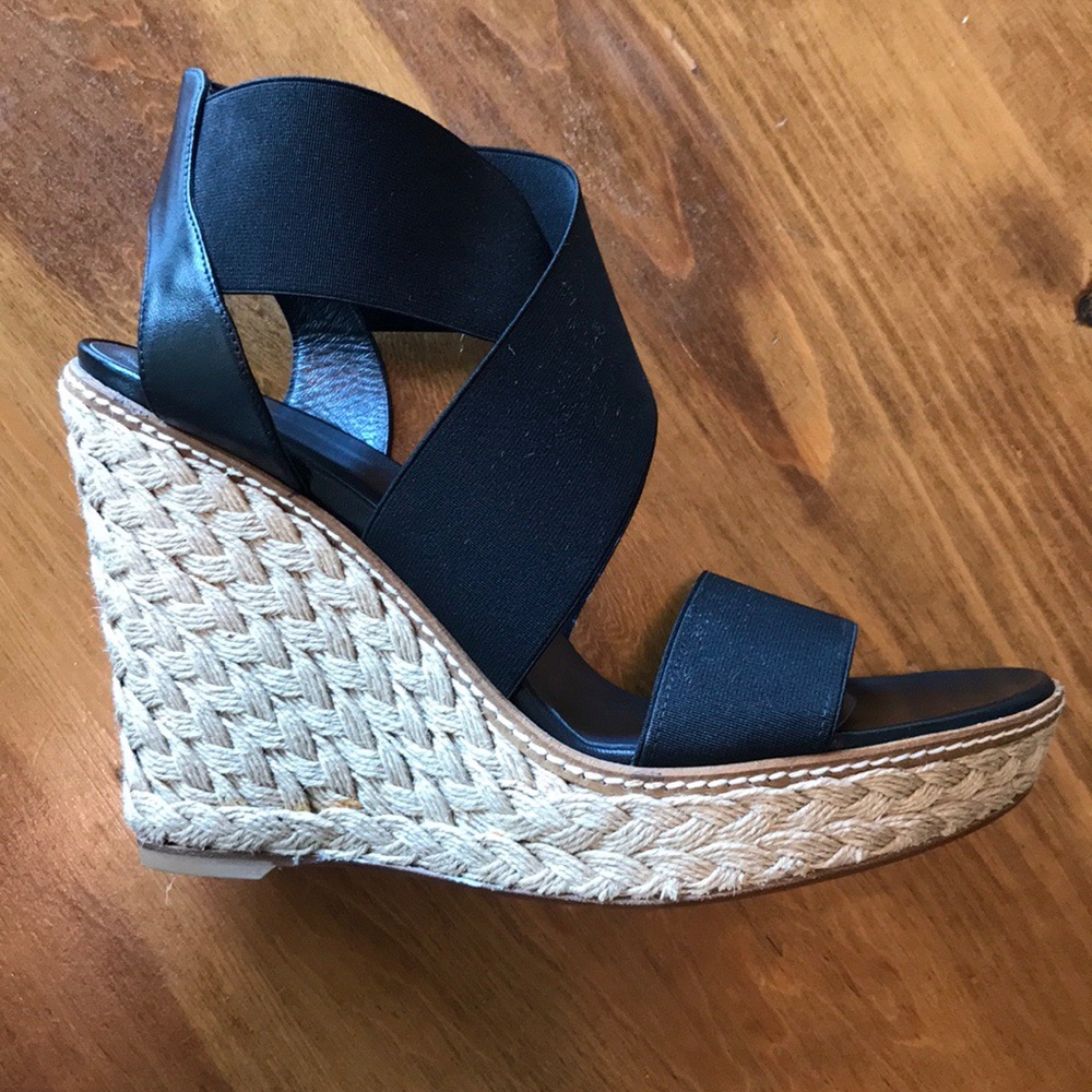 NEVER WORN Stuart Weitzman Exit Wedge